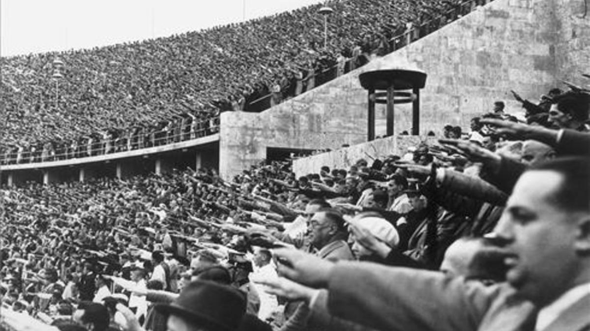 saludo a  Hitler, en el Estadio Olímpico de Berlín, durante los JJOO de 1936.