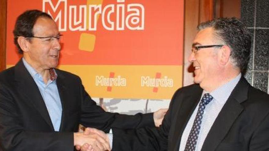 Aguas de Murcia y el Ayuntamiento promueven la creación de un fondo social