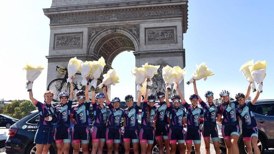 Trece mujeres completan el Tour para reclamar una edición femenina