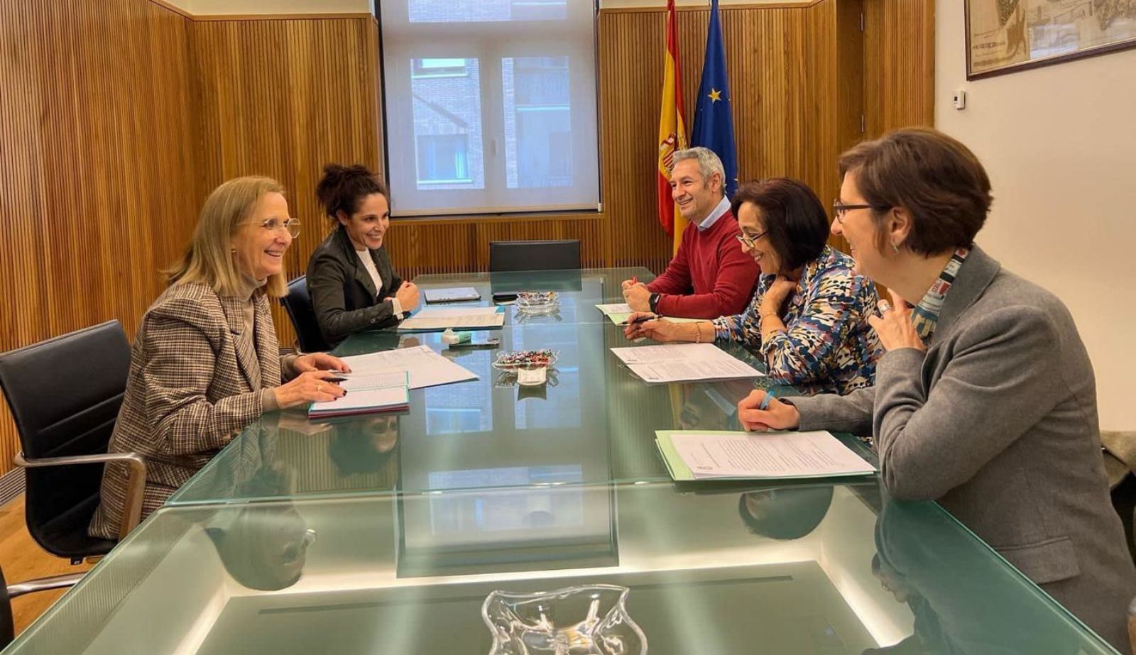 Un momento de la reunión mantenida entre representantes del Ayuntamiento de Toro y de la CHD. | CEDIDA.