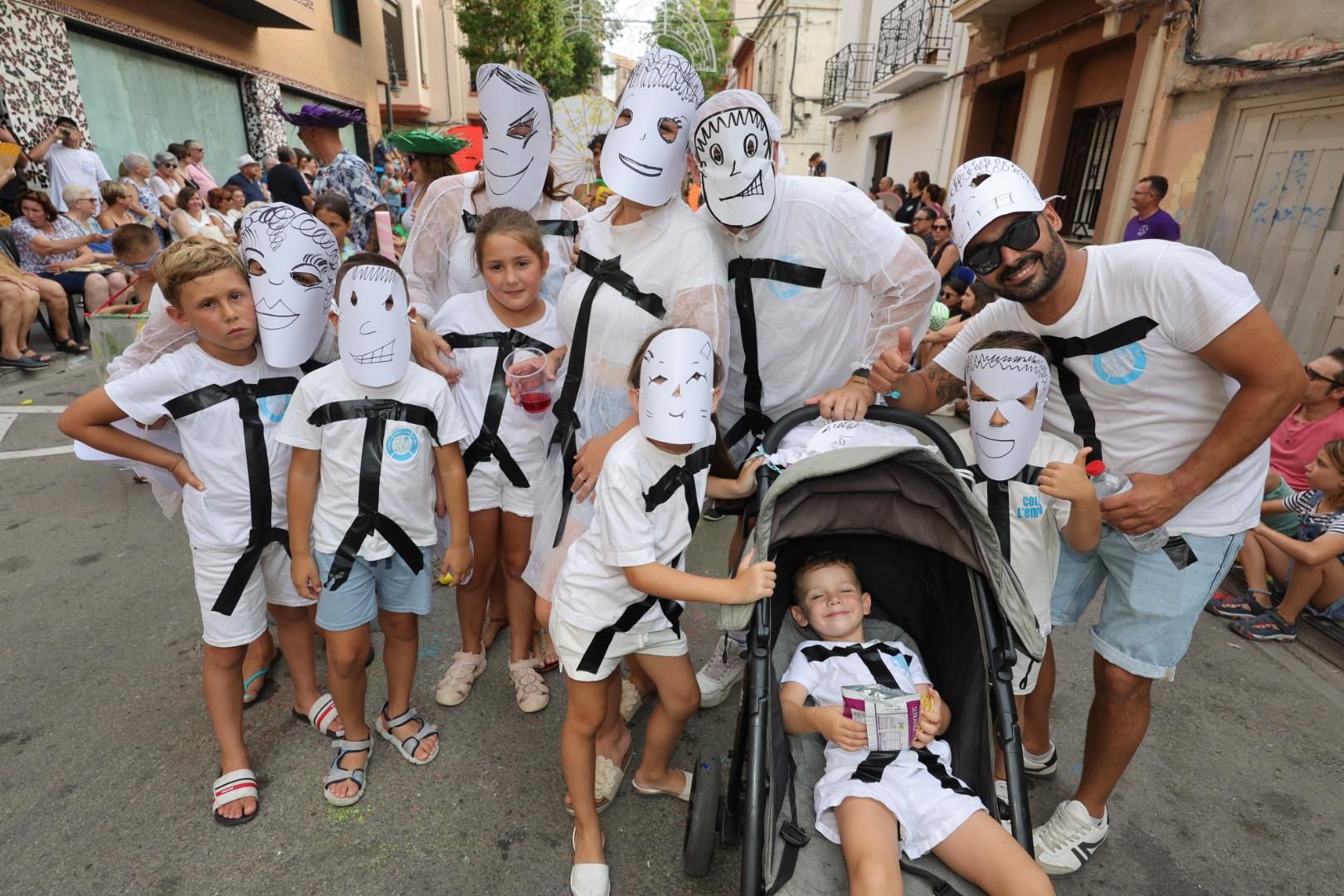 Galería | El Grau disfruta de su desfile de peñas