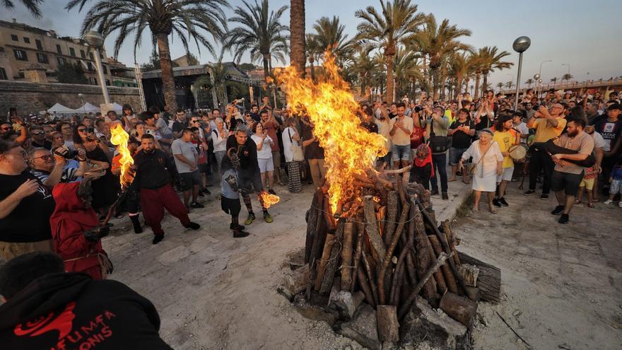 Correfoc en el Parc de la Mar: Sant Joan desata a los &#039;dimonis&#039;