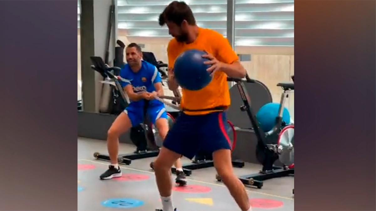 Piqué entrena en la Ciudad Deportiva