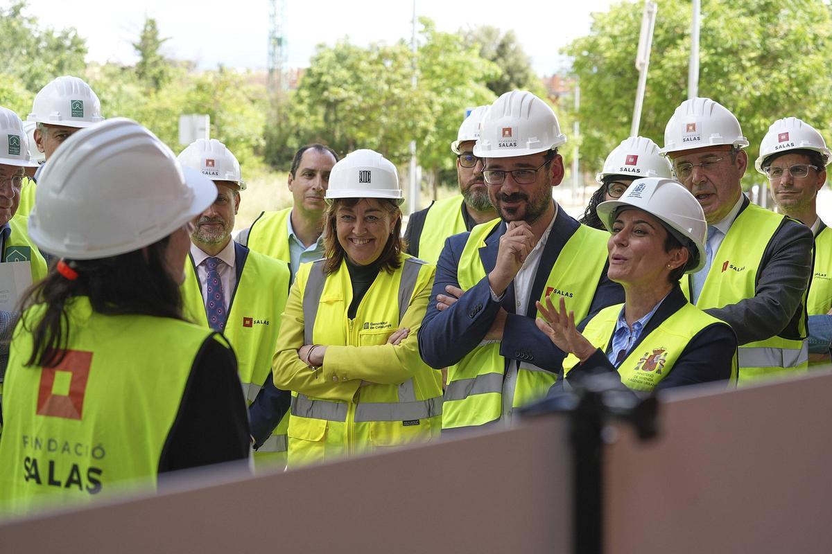 Les imatges de la visita de la ministra d'Habitatge a les obres de pisos protegits a Domeny