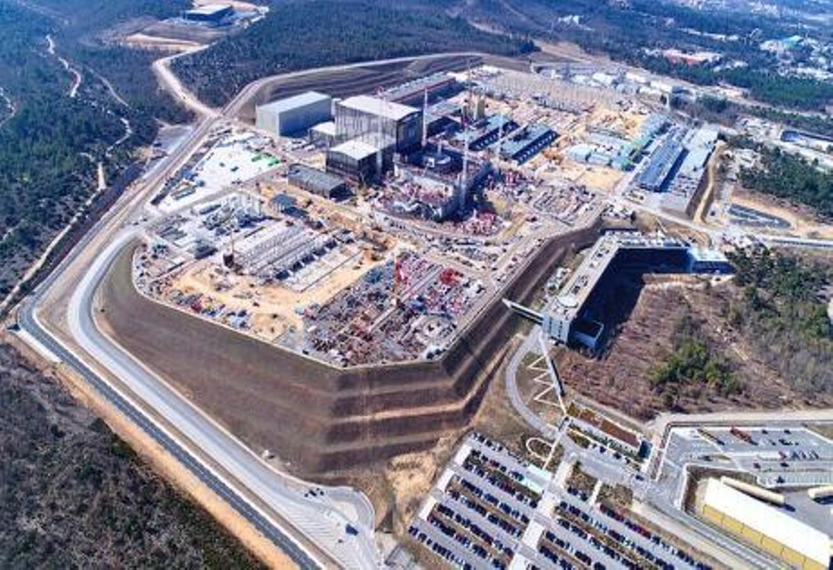 El reactor nuclear ITER té l'objectiu de replicar l'energia solar
