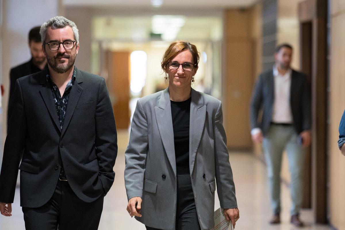 La ministra de Sanidad, Mónica García, y el secretario de Estado de Sanidad, Javier Padilla.