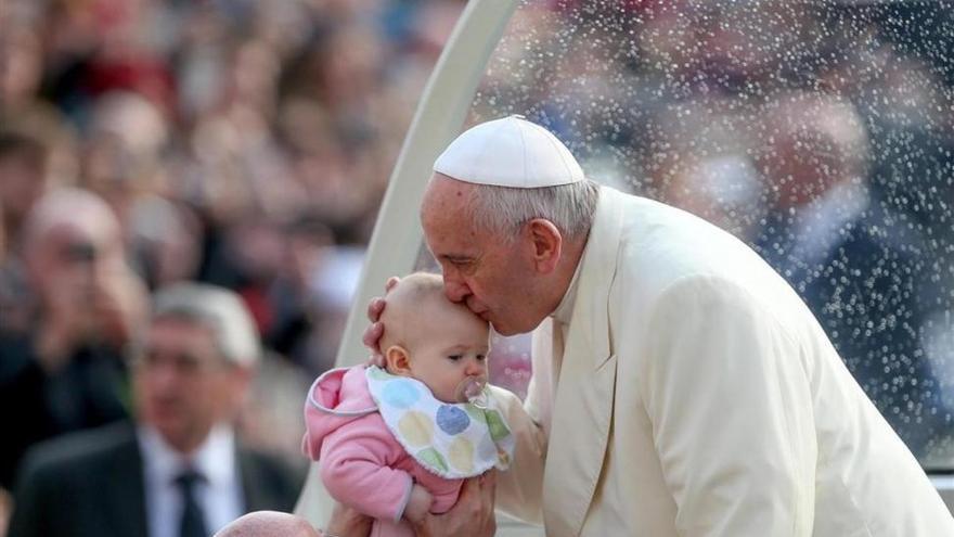 El Papa admite que algunas familias &quot;irregulares&quot; no están en pecado mortal