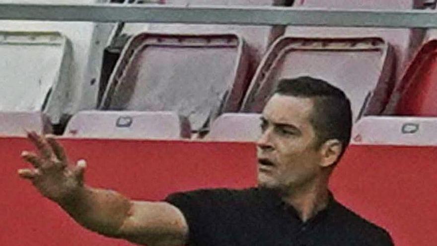 Víctor Fernández «Em preocupa  no tenir resposta anímica ni futbolística»