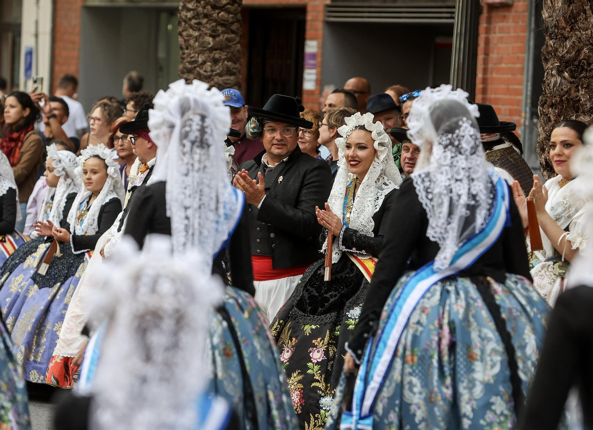 Resumen de los actos de inicio de las Hogueras 2024 ( Mascletà, Pasodoble, Homenaje Foguerers y Barraquers, desfile del Pregón y Pregón oficial )