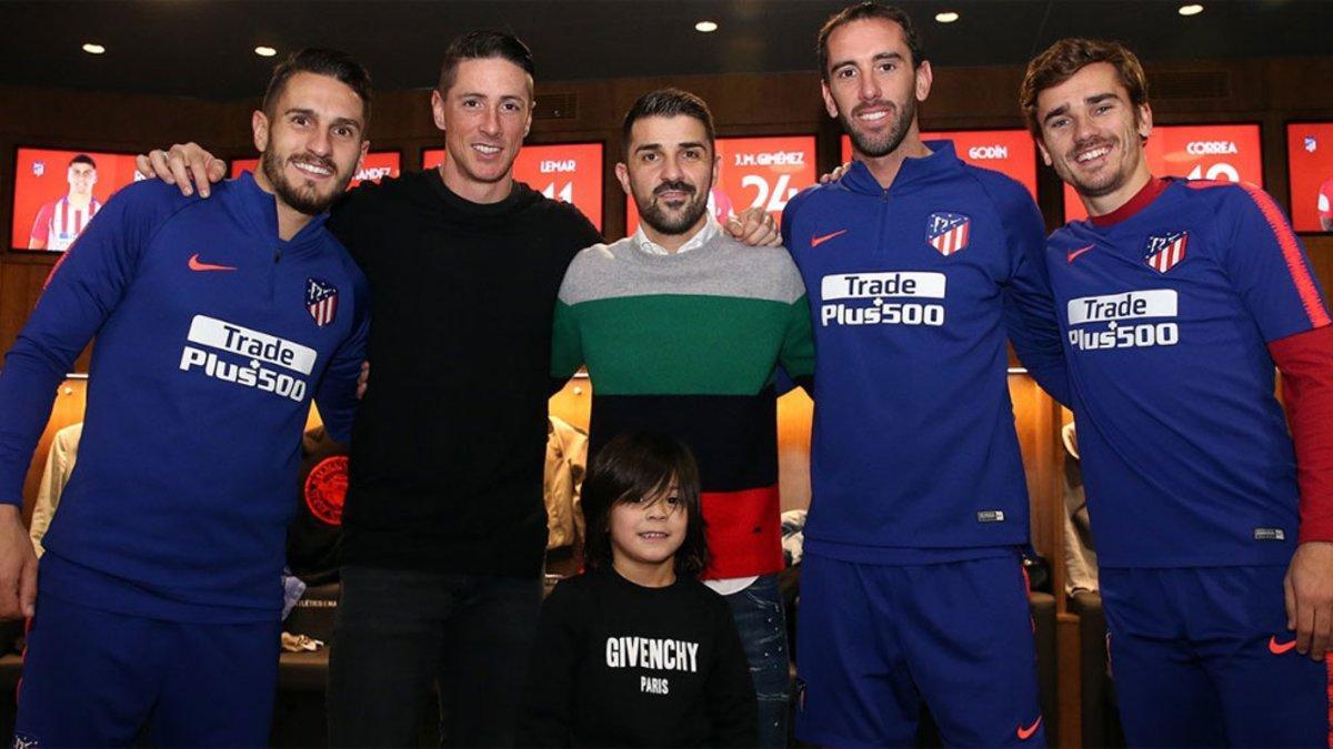 Fernando Torres y David Villa visitaron al equipo de Simeone