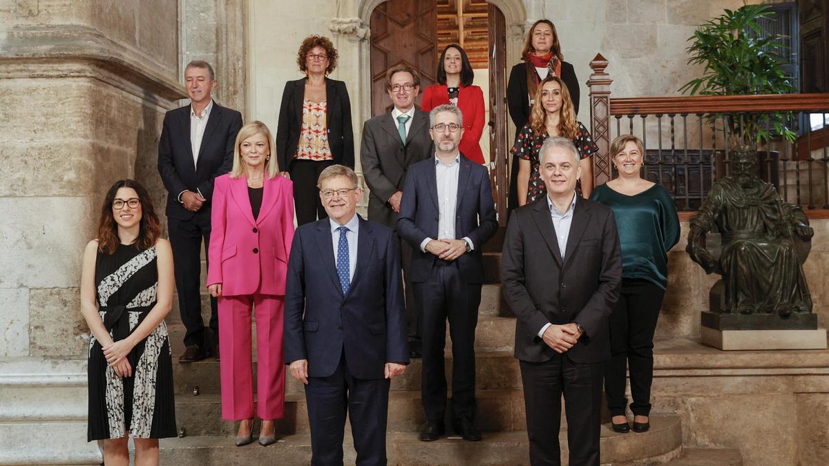 Última foto de familia del Consell, tras la incorporación de Isaura Navarro en sustitución de Mireia Mollà.