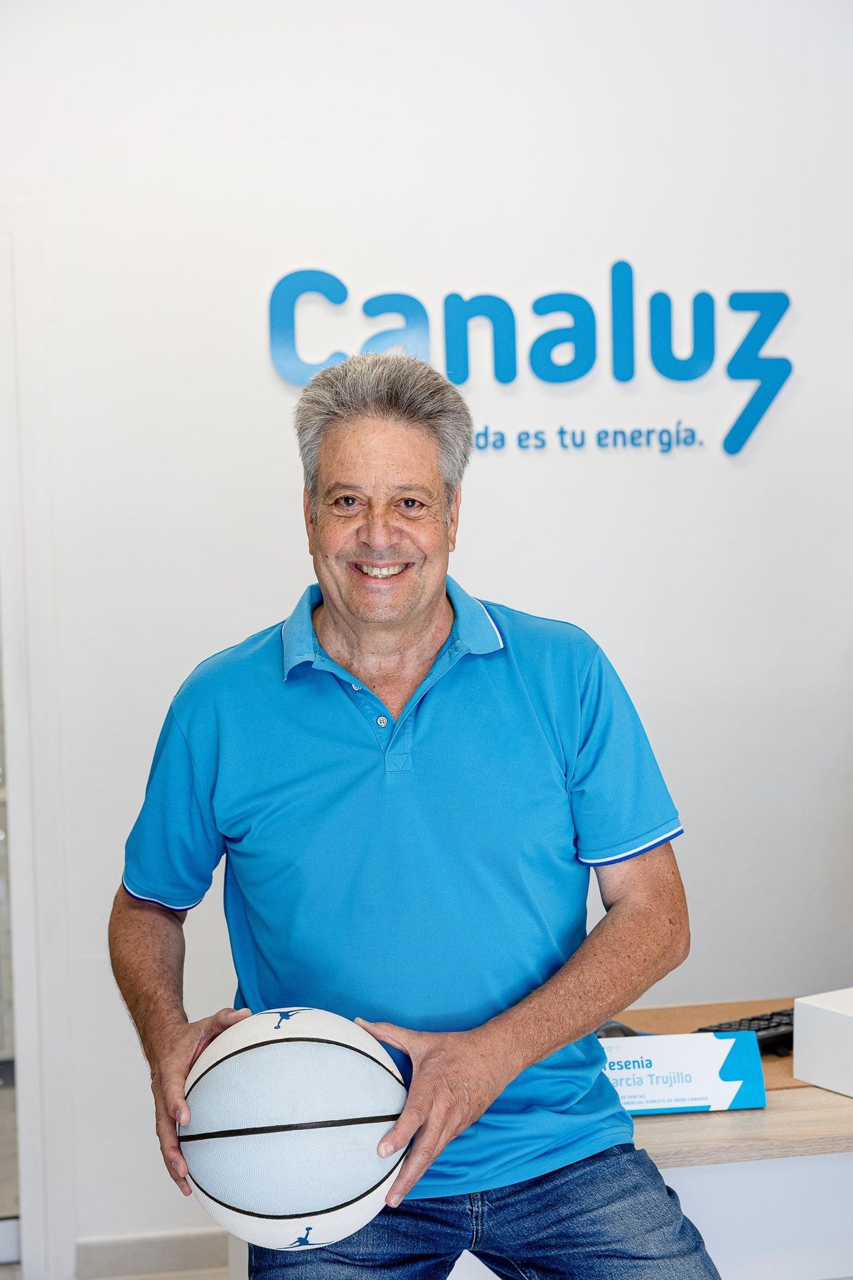 “Es un orgullo ser parte de esta familia y apoyar un proyecto que ilumina Canarias con compromiso y cercanía”, destacó Carmelo Cabrera.