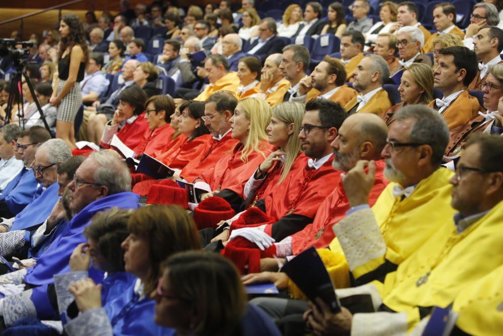 Ximo Puig se compromete a seguir trabajando en la rebaja de las tasas universitarias a la vez que exige más financiación estatal