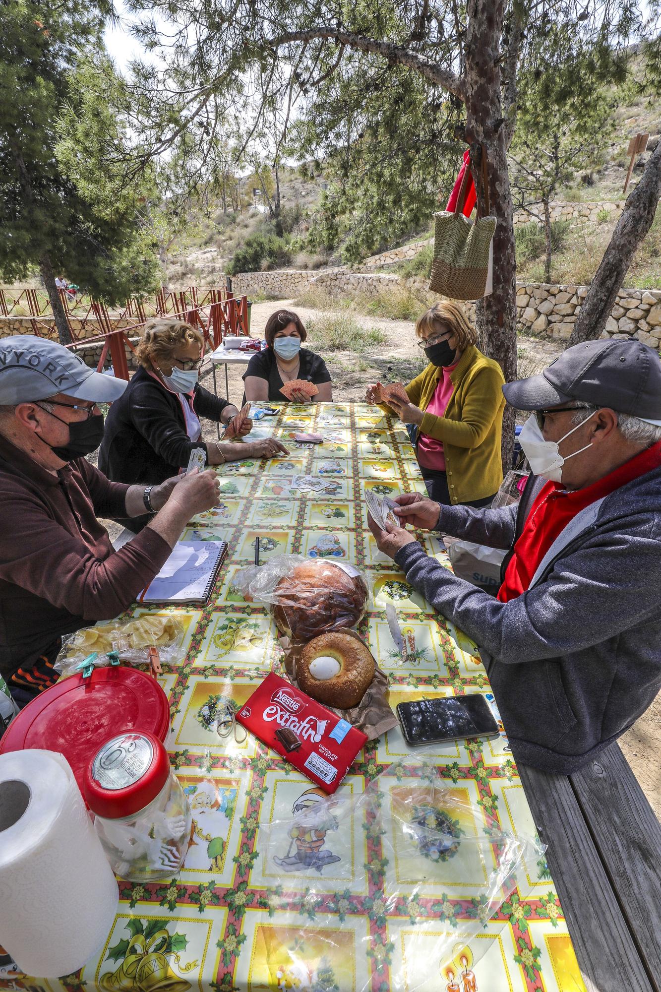 El Pantano de Elche sigue de moda en el Lunes de Mona