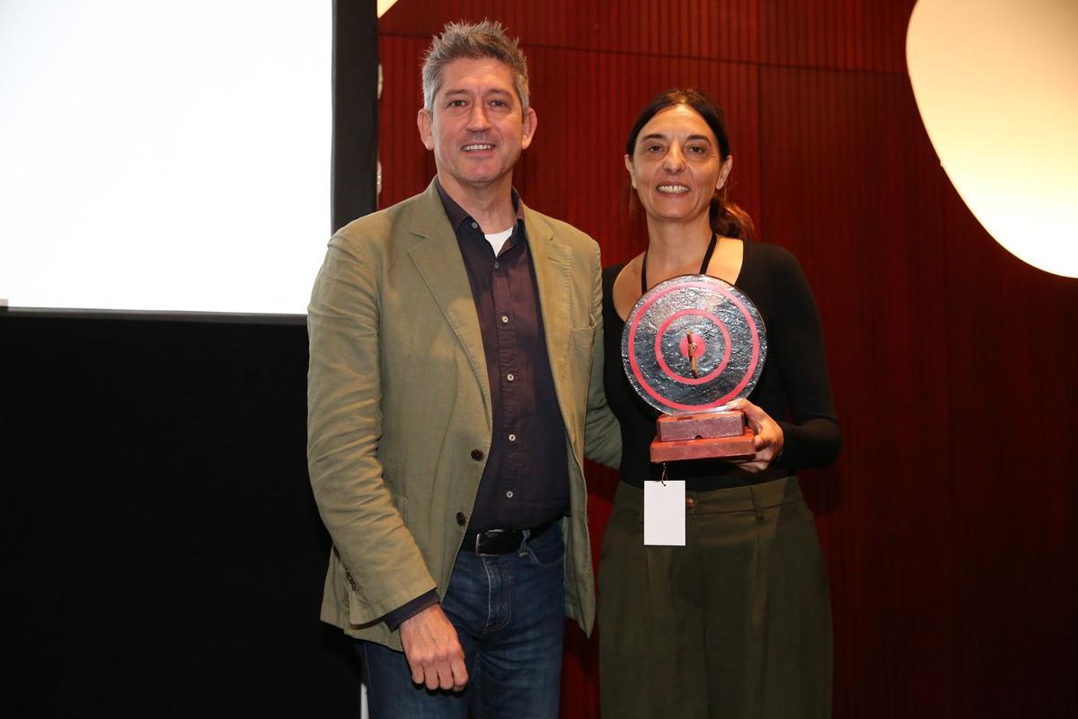 Mireia Barba Cuscó con el alcalde de l'Hospitalet de Llobregat, David Quirós