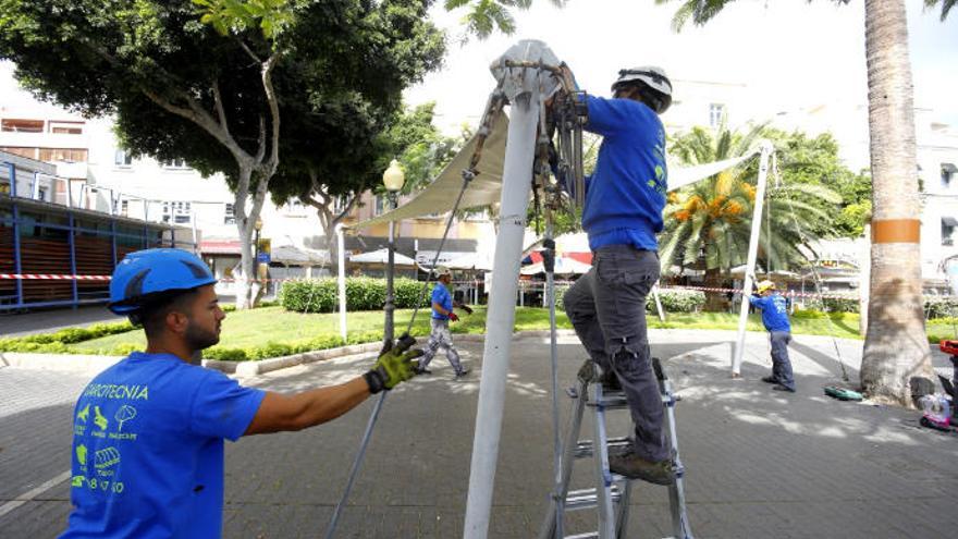 La zona de juegos del parque Santa Catalina pasa por chapa y pintura