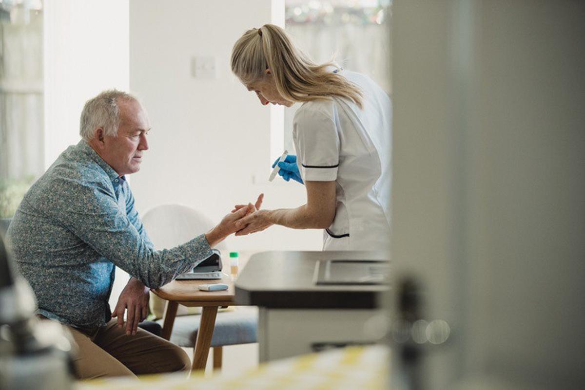 Catalunya comença a dispensar mesuradors de glucosa per a persones amb diabetis tipus 2