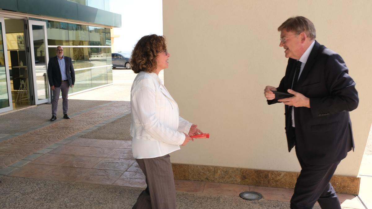 La consellera de Innovación, Josefina Bueno, y el presidente de la Generalitat, Ximo Puig.