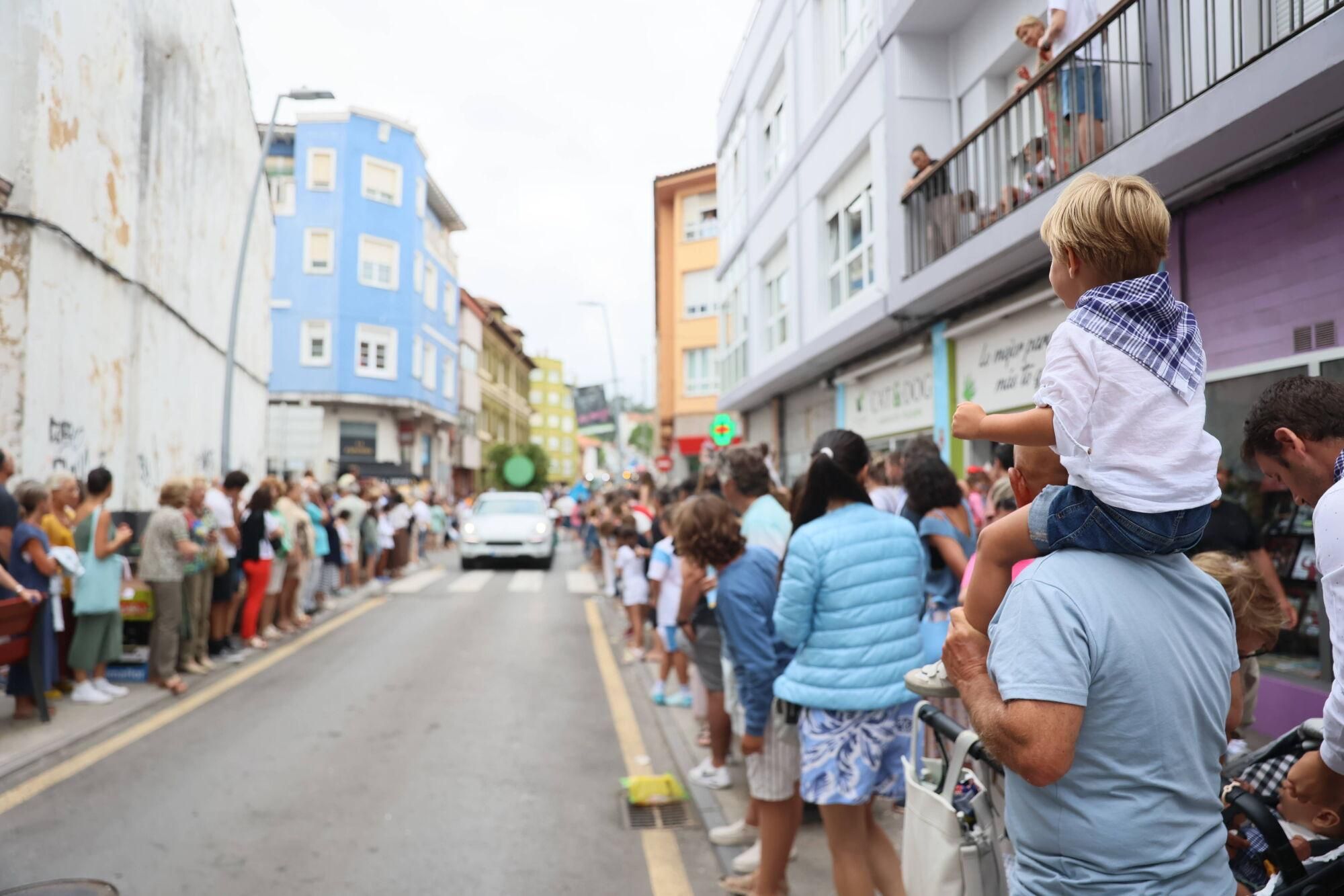 EN IMÁGENES: El desfile de carrozas por las fiestas del Carmen de Luancoi