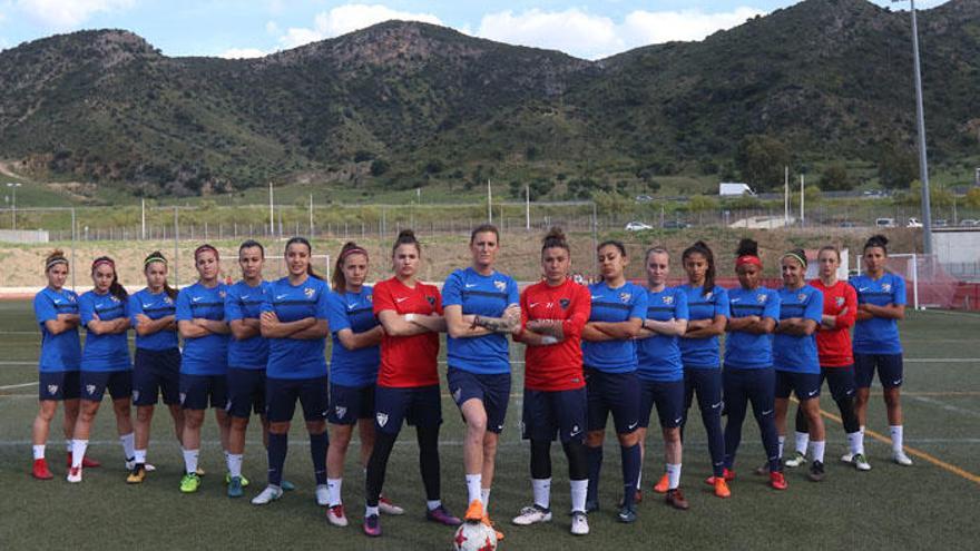 La plantilla malaguista, lista para el partido.