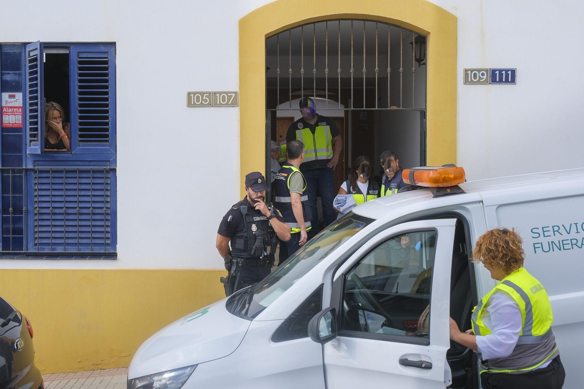 Hallan los cadáveres de una pareja en una vivienda de El Zardo
