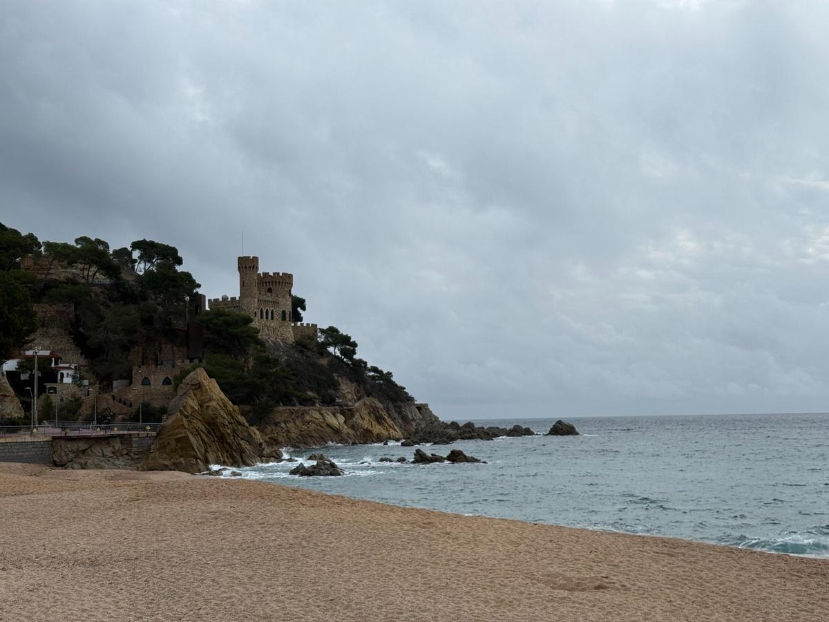 Fotografia general del Castell de Lloret de Mar al Carrer Costa d’en Josep Macià, 5, a Lloret de Mar, Girona