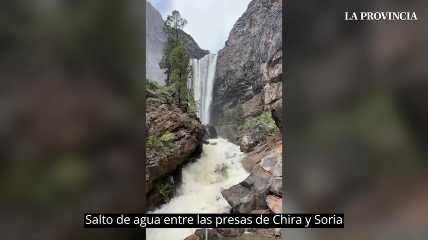 Salto de agua desde la presa de las niñas a Soria