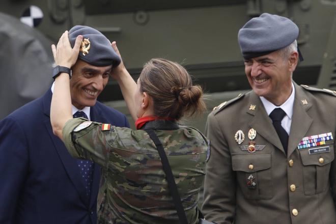 Parada militar en el acuartelamiento "Cabo Noval"