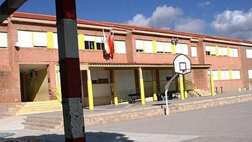 La pista deportiva del colegio San José de Totana será cubierta por completo.