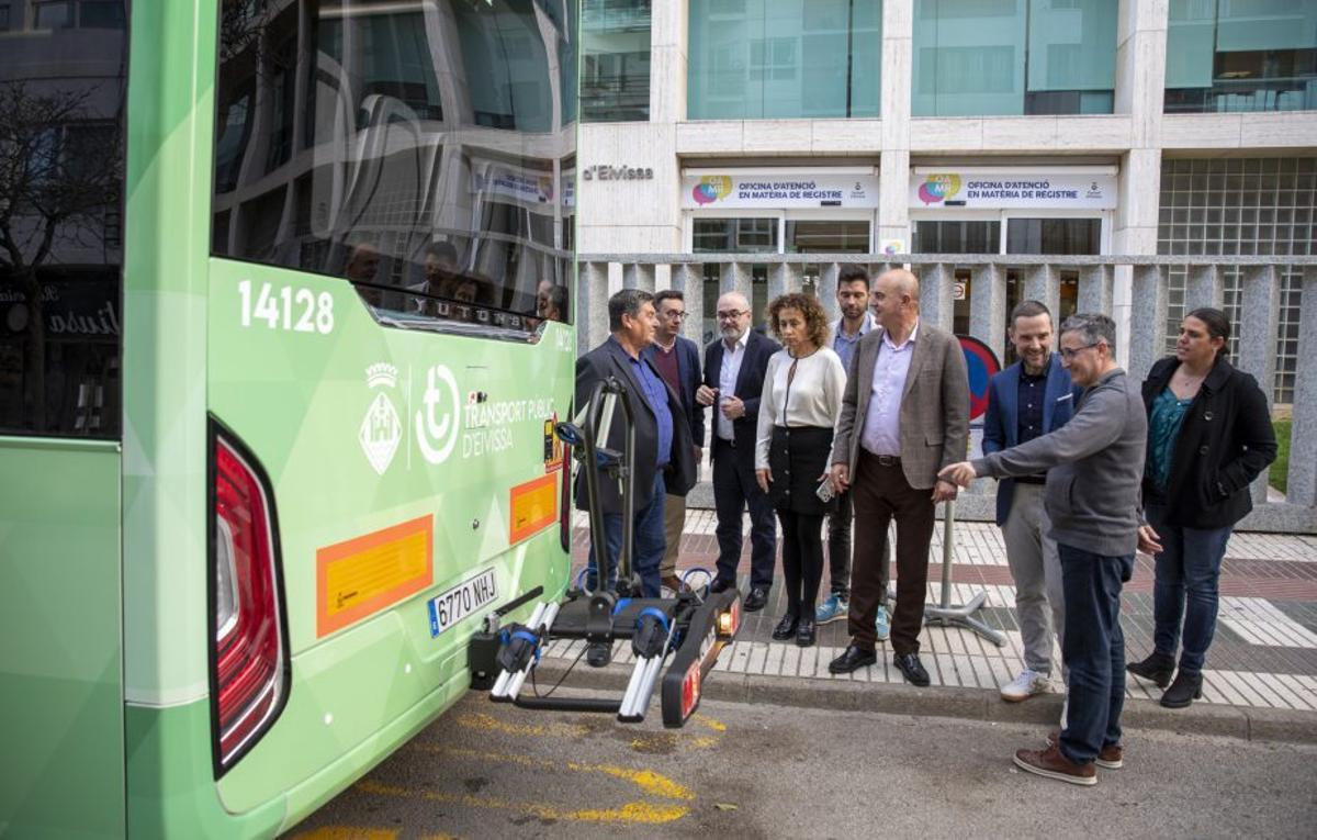 De la nueva flota, 64 vehículos son totalmente eléctricos. | CONSELL DE EIVISSA