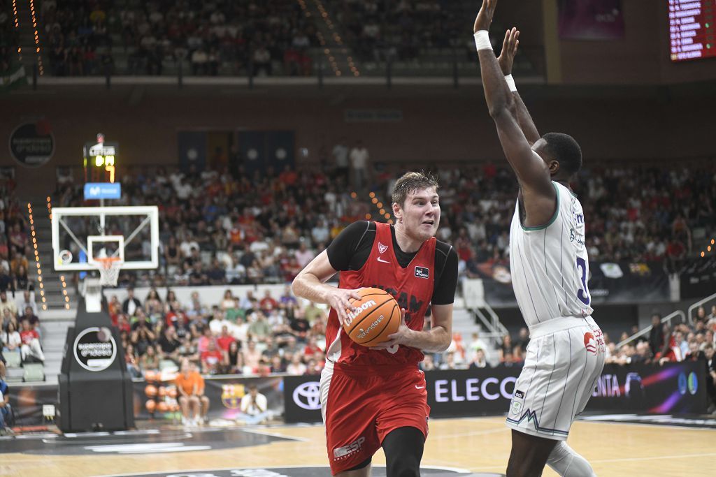 Todas las imágenes de la semifinal de la Supecopa entre el UCAM Murcia y el Unicaja