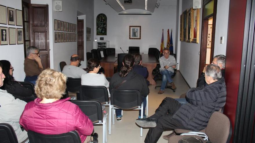 Imagen de la reunión vecinal celebrada en el Ayuntamiento que trató la constitución de la asociación