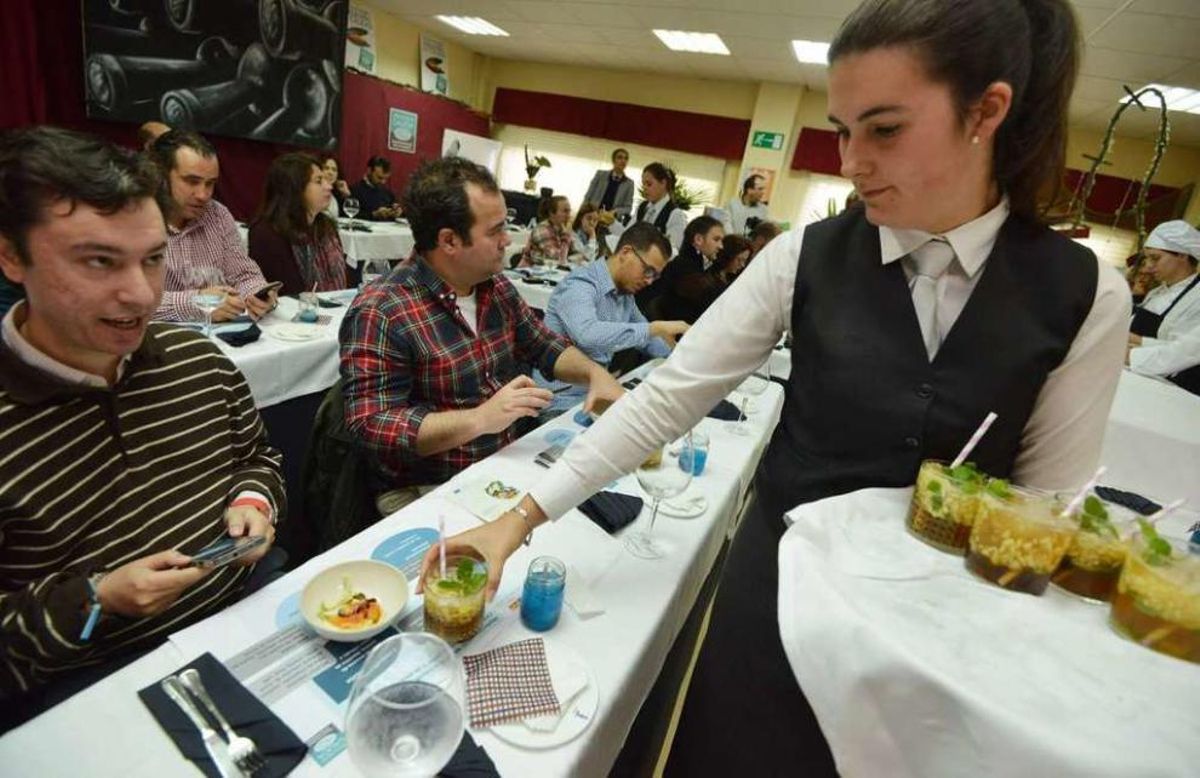 Para vestir de etiqueta la mesa navideña