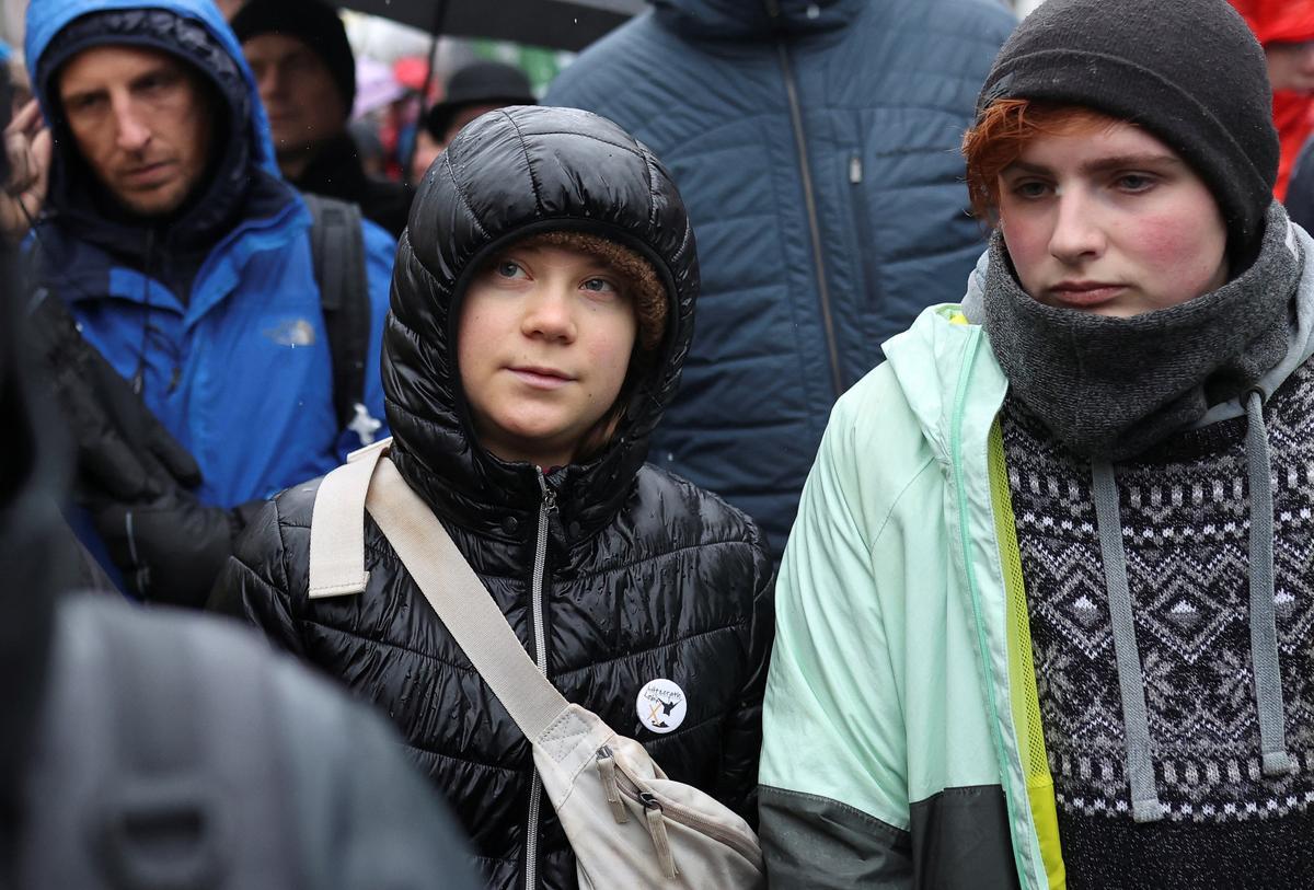 Greta Thunberg s'afegeix a la concentració contra el desallotjament d'un poble miner a Alemanya