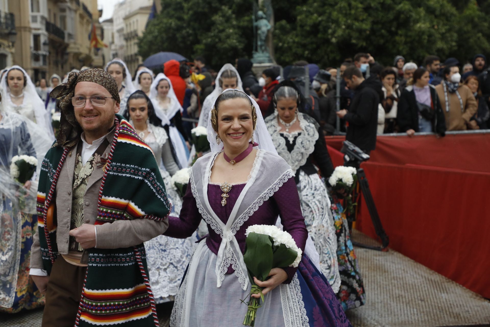 Búscate en el primer día de ofrenda por la calle de Quart (entre las 17:00 a las 18:00 horas)