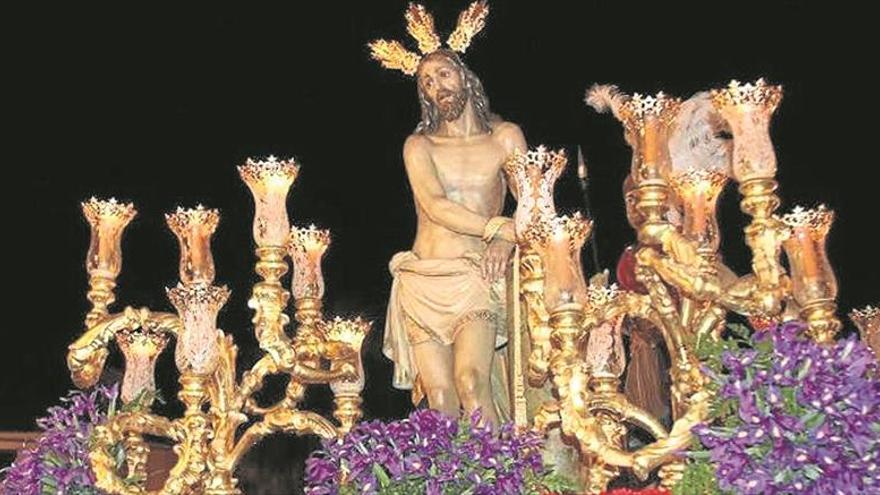 La Cofradía de Jesús Amarrado procesiona hoy con más de 100 nazarenos