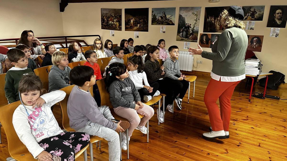 Un momento de una actividad dirigida por María Elena Fernández-Campoamor.