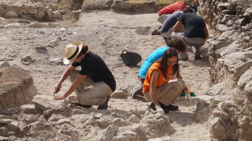 Nuevos hallazgos adelantan el origen del poblado íbero de Moixent en el siglo V