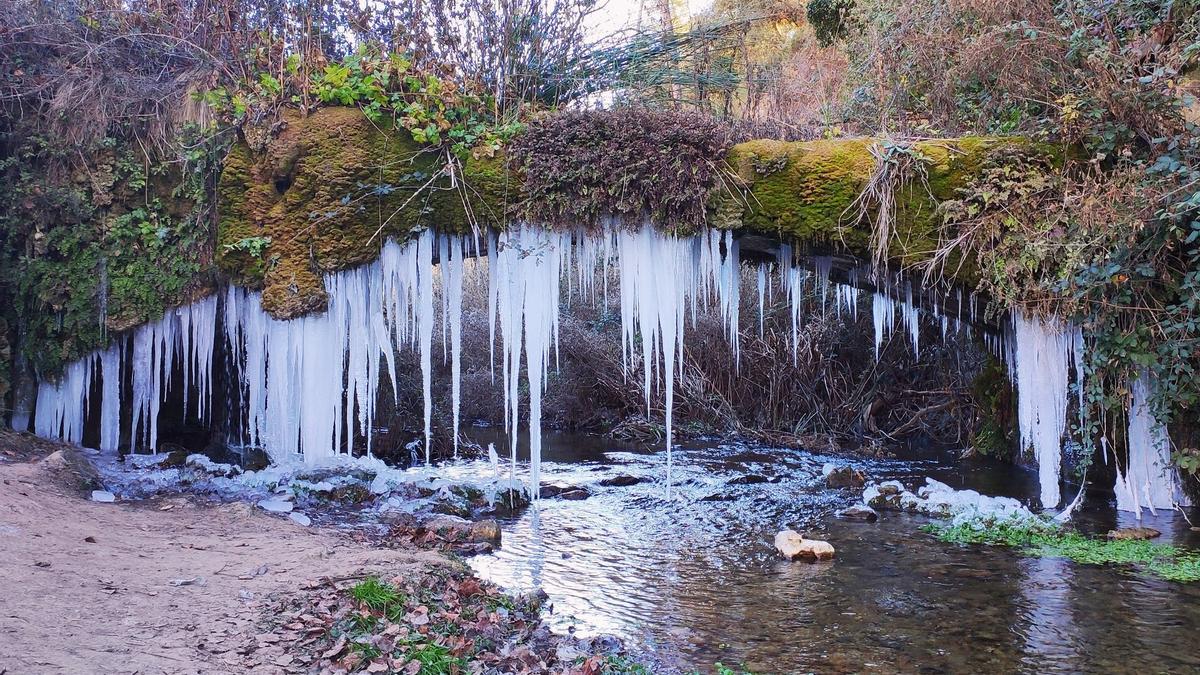 El tiempo en Valencia mañana, 28 de diciembre, anuncia mucho frío y fuertes rachas de viento que pueden acrecentar aún más la sensación de temperaturas bajo cero. En la imagen, Banyeres de Mariola.