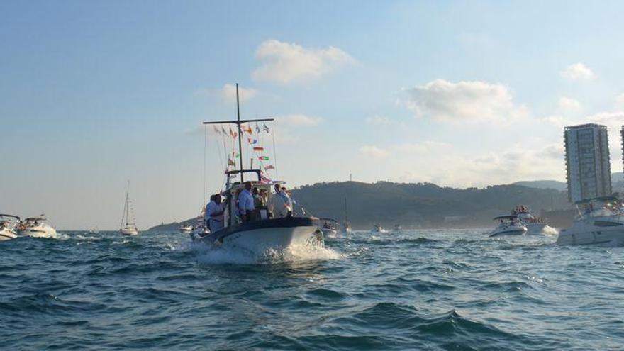 Procesión marinera para festejar a la Virgen del Carmen en Orpesa