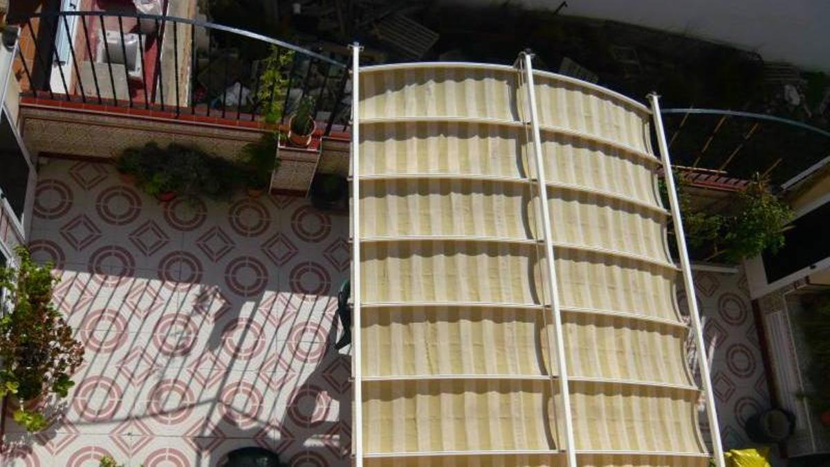 La casa a la venta en el barrio de San Blas de Alicante tiene una gran terraza