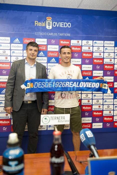 Presentación de Christian Fernández como nuevo jugador del Real Oviedo