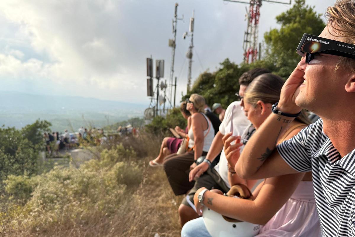 Les imatges de l'eclipsi al far de Sant Sebastià Les imatges de l'eclipsi al far de Sant Sebastià