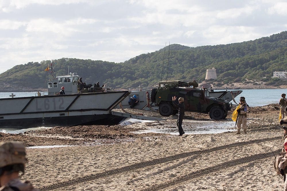 La Infantería de Marina toma Ibiza