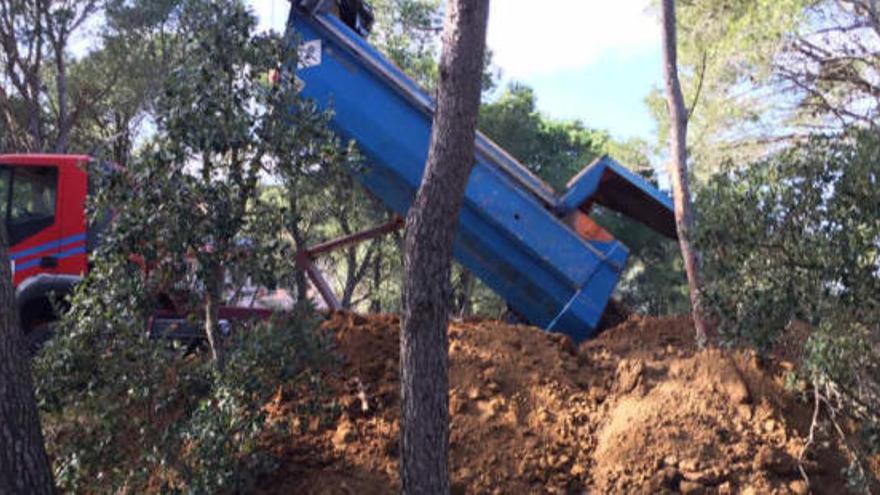 SOS Costa Brava denuncia abocaments a la muntanya de Sant Sebastià de Palafrugell