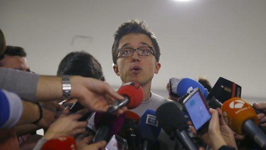 Íñigo Errejón atenent la premsa després de la reunió d&#039;ahir, a Madrid