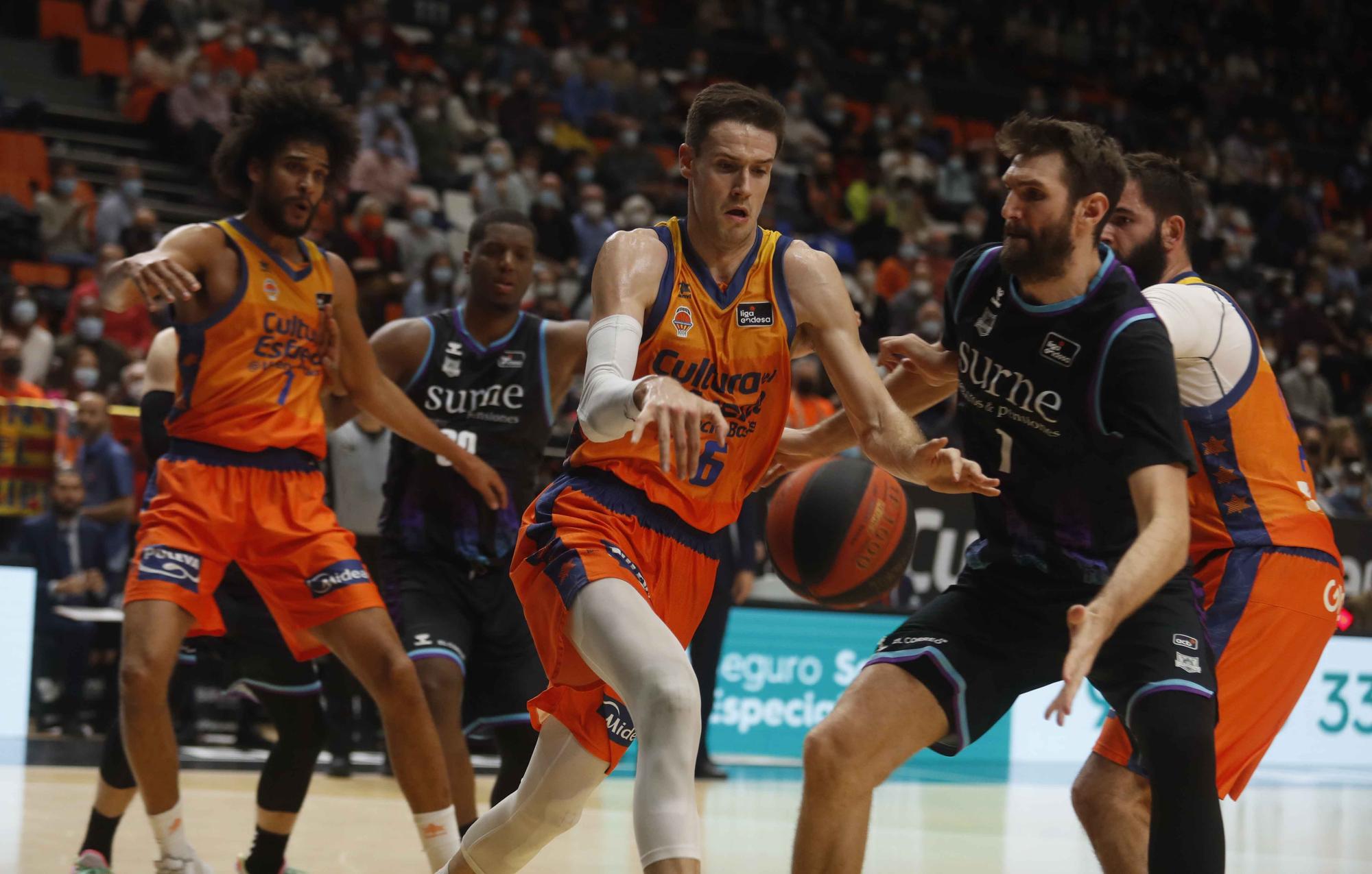 Espectacular remontada de Valencia Basket frente al Surne Bilbao