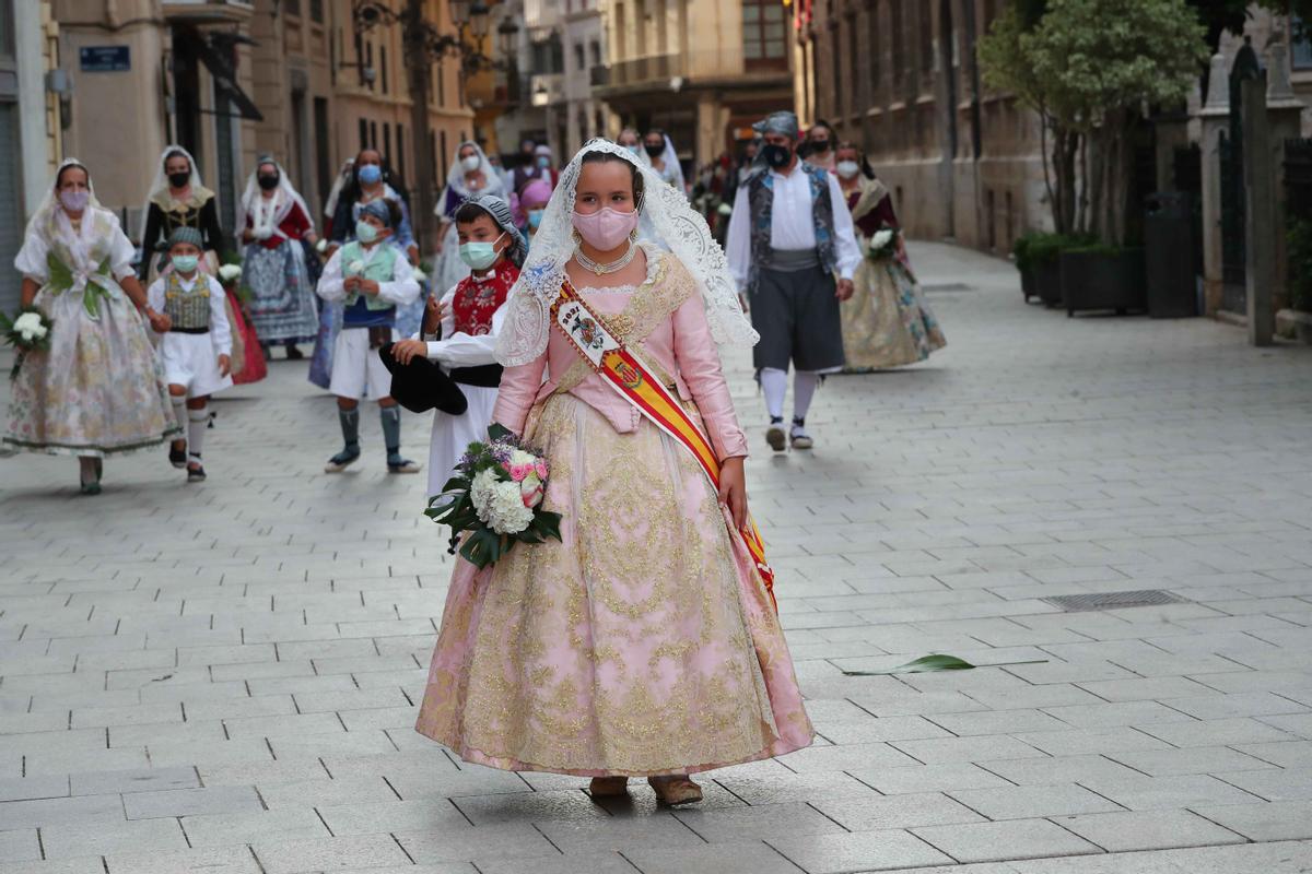 Búscate en el primer día de la ofrenda por la Calle Caballeros de las 20:00 a las 21:00