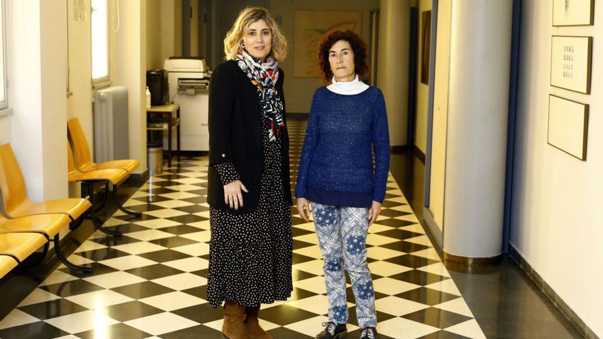 María López, trabajadora social en la Casa de la Mujer, y Elena Cortes, jefa del Servicio de Igualdad en la entidad.