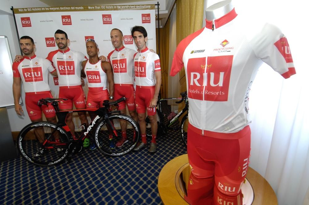 Presentación oficial del equipo ciclista RIU Team